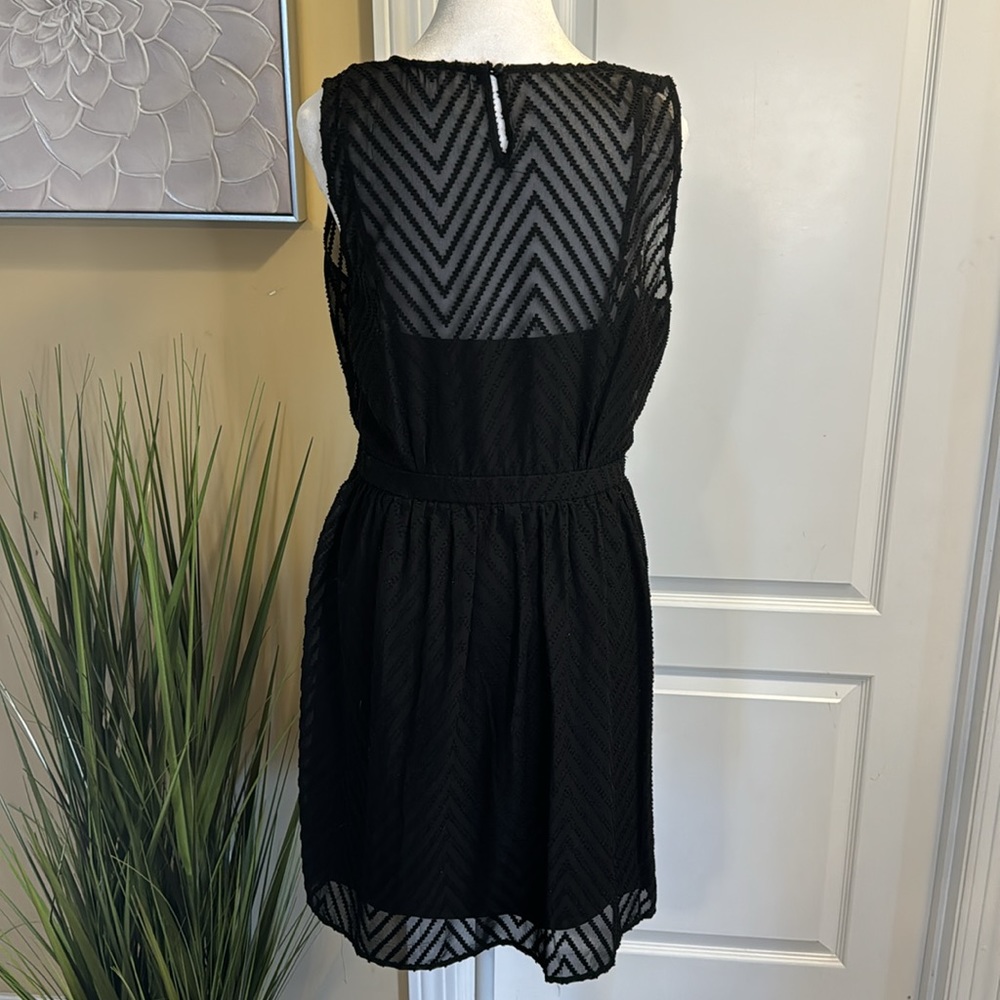 Lightweight Lbd Sheer Chevron Pattern With Lining - image 6
